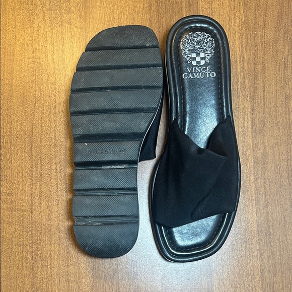 Vince Camuto Slides **LAST CHANCE CLOSING 10/16/25*** - Picture 2 of 4